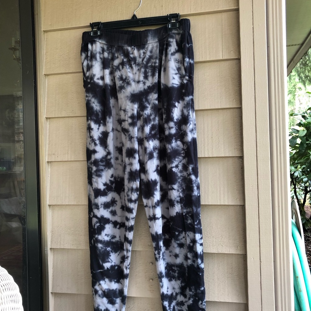 Bobi Los Angeles pants. Soft tie dye lounge style. Front pockets. Sz M.